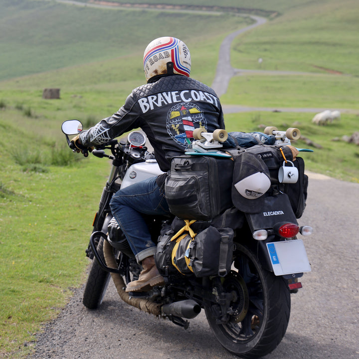 Motorcycle_luggage_bag_with_expandable_storage