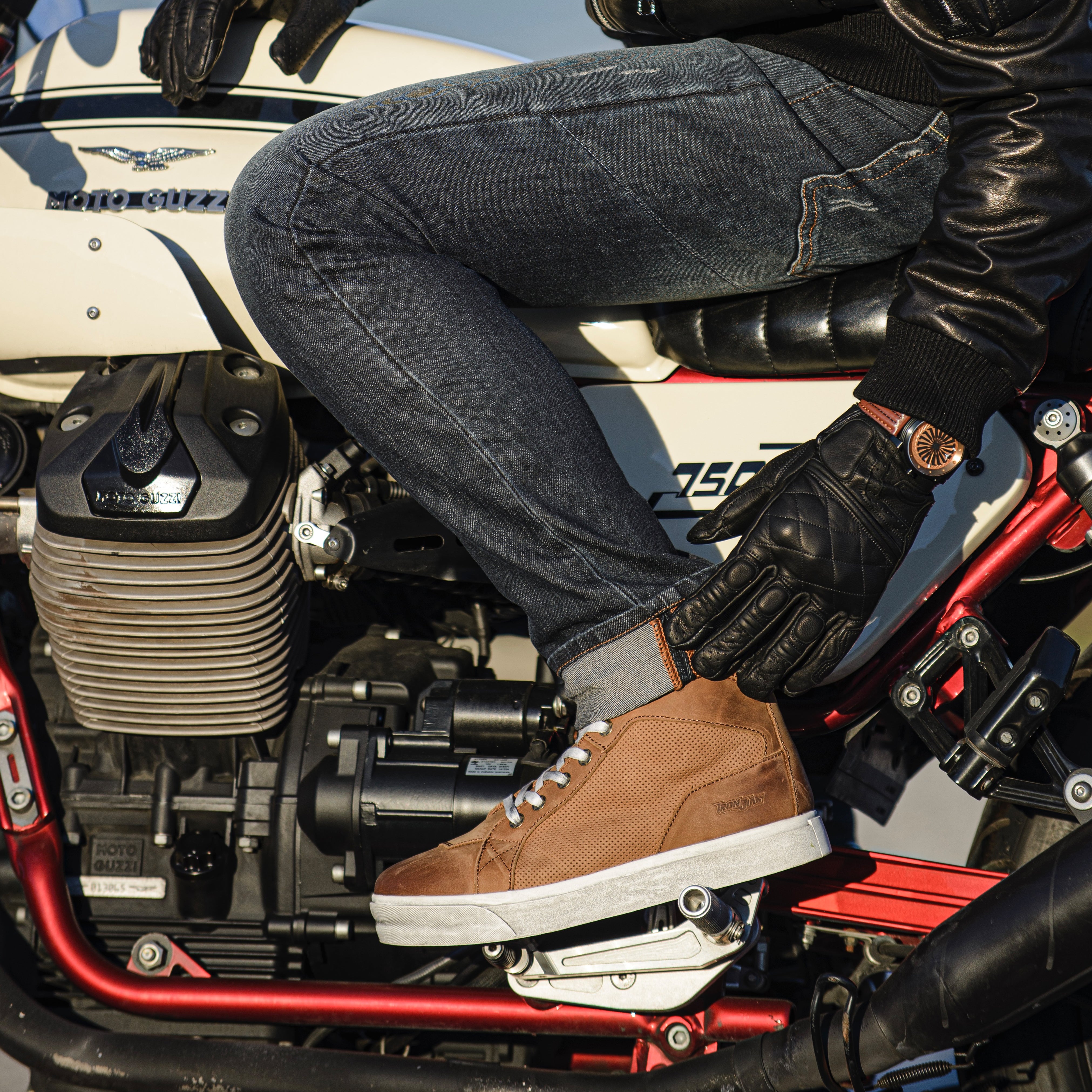 RIDEIRON Retro Leather Protective Anti-slip Motorcycle Riding Boots |