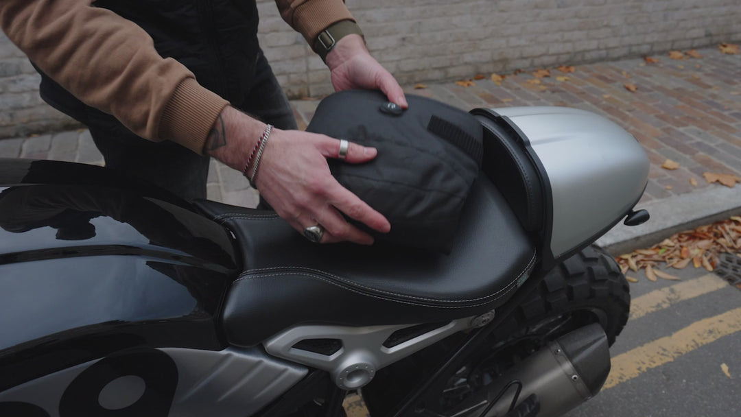 Heated knee warmers for cold weather riding